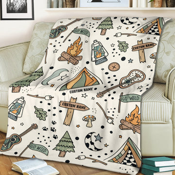 Personalized Camping Pattern Fleece Blanket – Custom Name Outdoor Throw Blanket for Camping Lovers & Cozy Home Decor