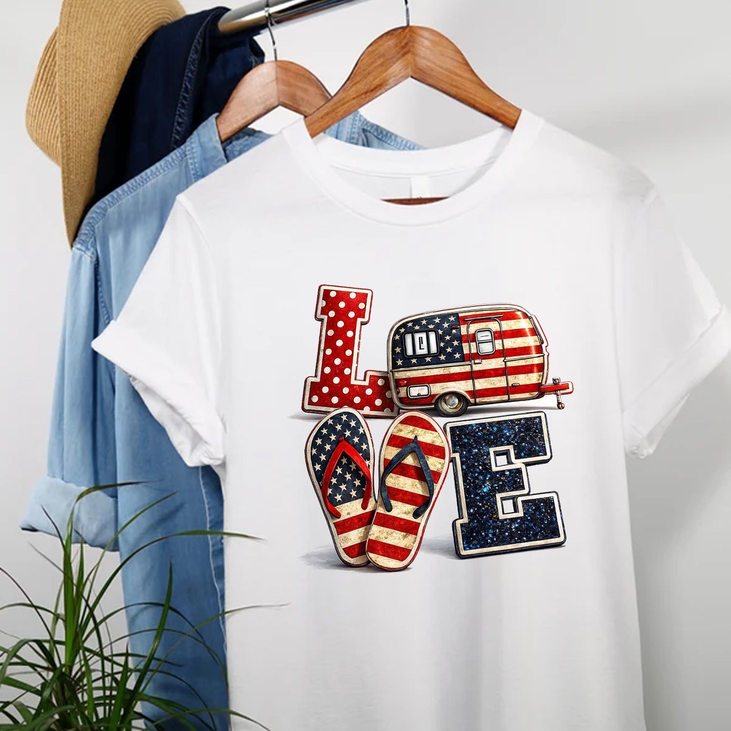 Patriotic Camping Love – USA Flag Camper Freedom Vibes T-Shirt